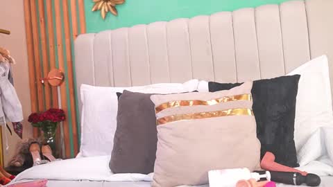 K A T L Y N  online show from November 1, 2025, 6:21 pm