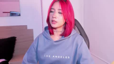 katta_martini_ online show from November 21, 2025, 2:27 pm