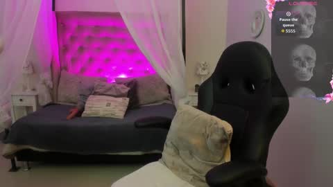Snapshot of kattarina_ chatting on September 12, 2025, 10:48 am kattarina_ online show from September 12, 2025, 10:48 am