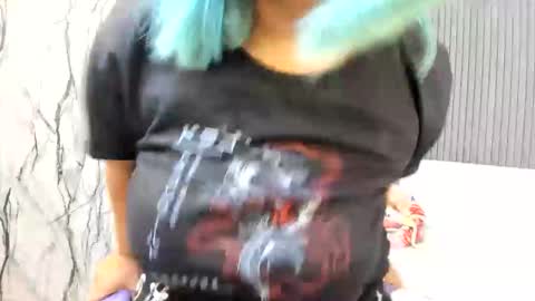 Snapshot of katteyes_ chatting on April 15, 2026, 9:37 pm katteyes_ online show from April 15, 2026, 9:37 pm