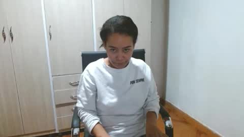 katticloos online show from April 16, 2026, 10:16 am