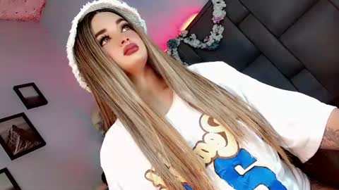 kattie_sweet_ online show from September 29, 2025, 10:25 pm