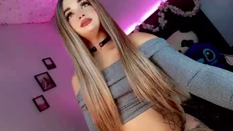 kattie_sweet_ online show from October 31, 2025, 11:39 pm