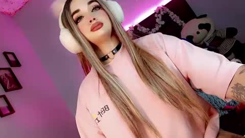 kattie_sweet_ online show from November 7, 2025, 8:42 pm