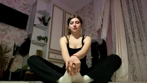 Molly online show from May 16, 2026, 7:12 pm