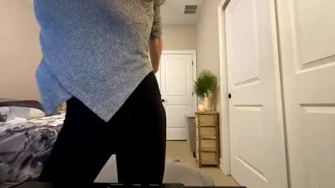 Josie live show Tuesday Wednesday and Thursday online show from October 9, 2025, 3:21 pm