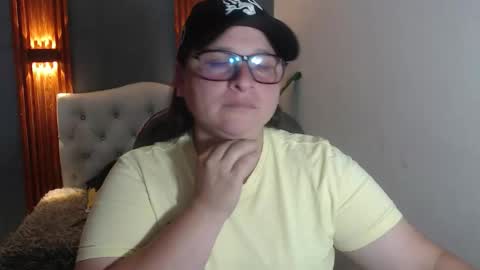 Snapshot of katty_findom_ chatting on April 21, 2026, 12:22 pm katty online show from April 21, 2026, 12:22 pm