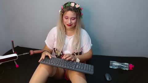 Snapshot of katty_loveless chatting on October 12, 2025, 5:50 am Katty Loveless online show from October 12, 2025, 5:50 am