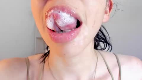 Katty online show from October 9, 2025, 8:51 pm