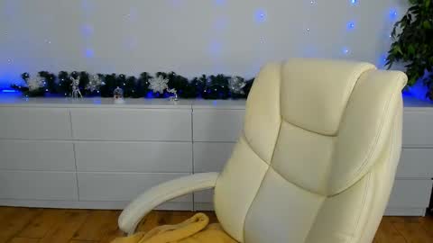 Katty online show from December 19, 2025, 6:42 am