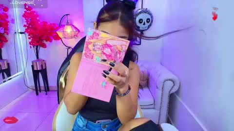 Snapshot of katty_rounds chatting on November 3, 2025, 12:28 pm katty_rounds online show from November 3, 2025, 12:28 pm