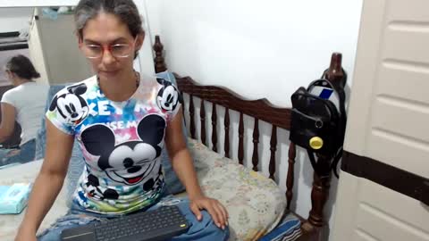 Snapshot of kattydirty144 chatting on February 15, 2025, 6:01 pm angel online show from February 15, 2025, 6:01 pm
