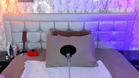 Katty  online show from April 17, 2026, 1:47 pm