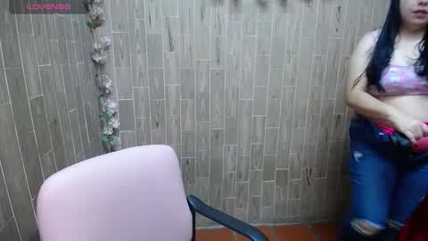 Snapshot of katy2425 chatting on December 23, 2025, 3:48 am Katy online show from December 23, 2025, 3:48 am