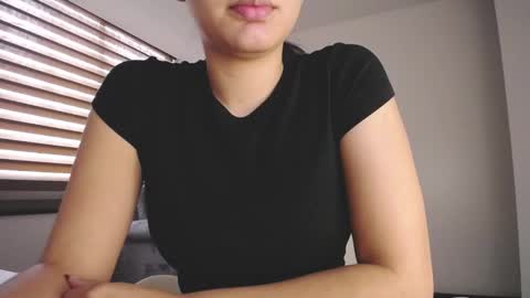  K a t  y  online show from December 30, 2024, 5:44 pm