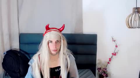 Snapshot of katy_cat__ chatting on February 24, 2026, 3:15 am katy_cat__ online show from February 24, 2026, 3:15 am