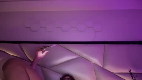 Emily online show from November 26, 2025, 2:01 am