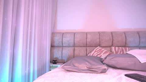 Katy online show from November 12, 2025, 11:54 am