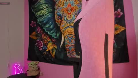 Snapshot of katy_simpsons chatting on November 1, 2025, 12:45 am katy simpsons online show from November 1, 2025, 12:45 am