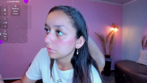 Snapshot of katy_sweet19 chatting on November 8, 2025, 6:18 pm Katy online show from November 8, 2025, 6:18 pm