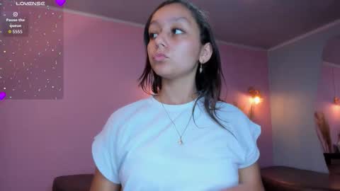 Snapshot of katy_sweet19 chatting on November 11, 2025, 6:30 pm Katy online show from November 11, 2025, 6:30 pm