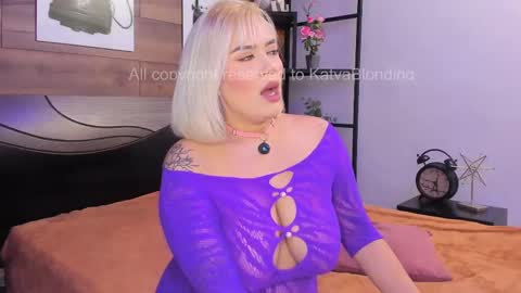 salo  online show from October 11, 2025, 5:44 pm