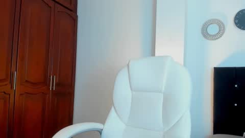 KATYAJHONSS online show from February 22, 2026, 9:02 pm