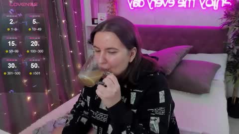 Kate online show from November 15, 2025, 4:43 am