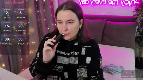 Kate online show from November 19, 2025, 4:01 am