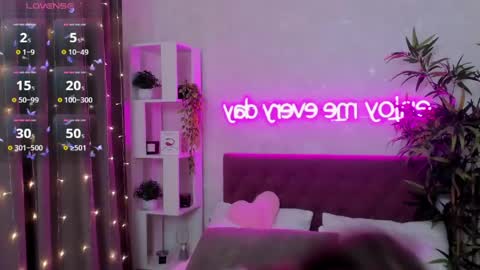 Kate online show from April 19, 2026, 6:24 am