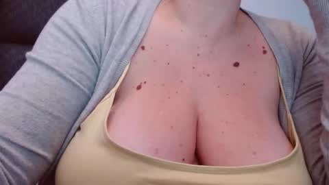 Snapshot of katynextdoor chatting on October 29, 2025, 6:26 am Katy online show from October 29, 2025, 6:26 am