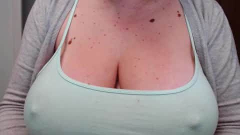 Snapshot of katynextdoor chatting on November 14, 2025, 3:49 am Katy online show from November 14, 2025, 3:49 am