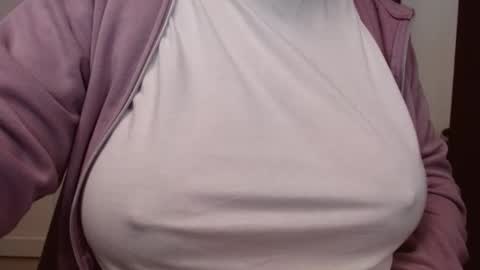 Snapshot of katynextdoor chatting on November 15, 2025, 3:04 am Katy online show from November 15, 2025, 3:04 am