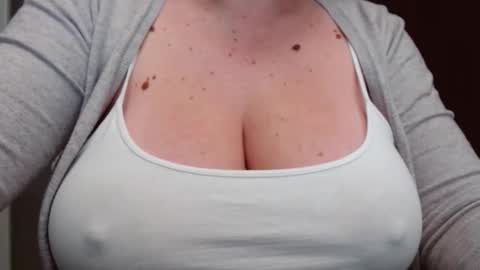 Snapshot of katynextdoor chatting on November 18, 2025, 3:12 am Katy online show from November 18, 2025, 3:12 am