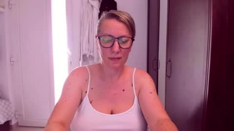 Snapshot of katynextdoor chatting on July 16, 2026, 10:54 am Katy online show from July 16, 2026, 10:54 am