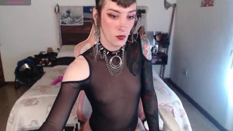 luna   online show from October 13, 2025, 7:58 pm