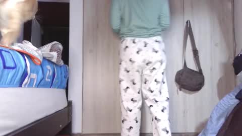  Khawit  online show from October 8, 2025, 9:40 am