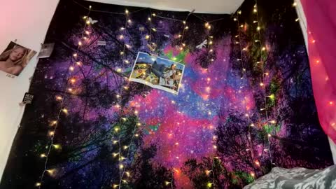 kay_la online show from October 7, 2025, 7:16 am