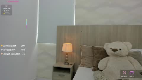   online show from September 27, 2025, 11:37 am