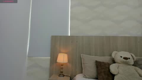   online show from October 23, 2025, 11:20 am