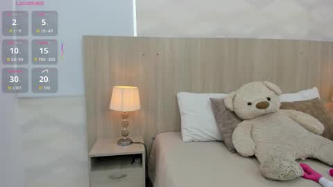   online show from November 19, 2025, 11:21 am