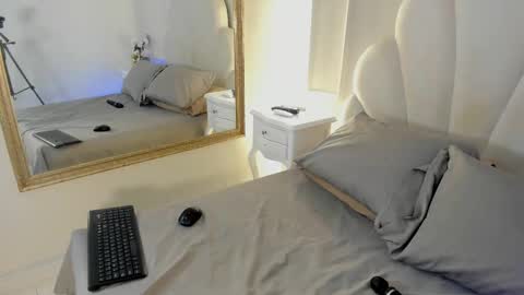 kaylachannell online show from October 15, 2025, 4:23 am