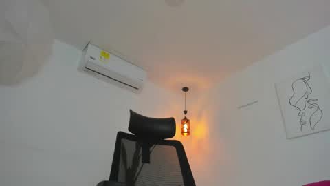      K A Y L A      online show from November 2, 2025, 1:24 pm