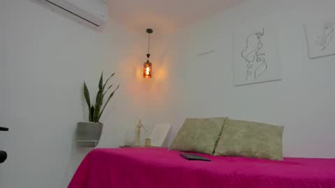      K A Y L A      online show from November 3, 2025, 1:34 pm