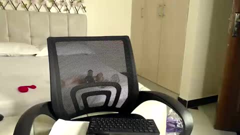 Snapshot of kayleeeee_ee chatting on October 23, 2025, 1:49 am Kaylee online show from October 23, 2025, 1:49 am