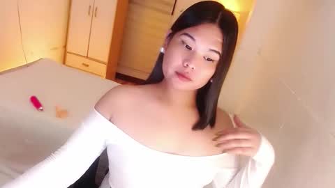 Y O U R        F U T U R E       K A Y L E E  online show from September 30, 2025, 6:35 pm