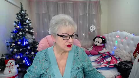 kaylesmoll online show from January 11, 2025, 7:27 pm