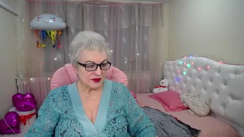 kaylesmoll online show from January 25, 2025, 12:59 am