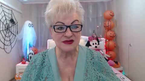 kaylesmoll online show from October 18, 2025, 6:30 pm