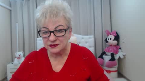 kaylesmoll online show from February 21, 2026, 7:48 pm